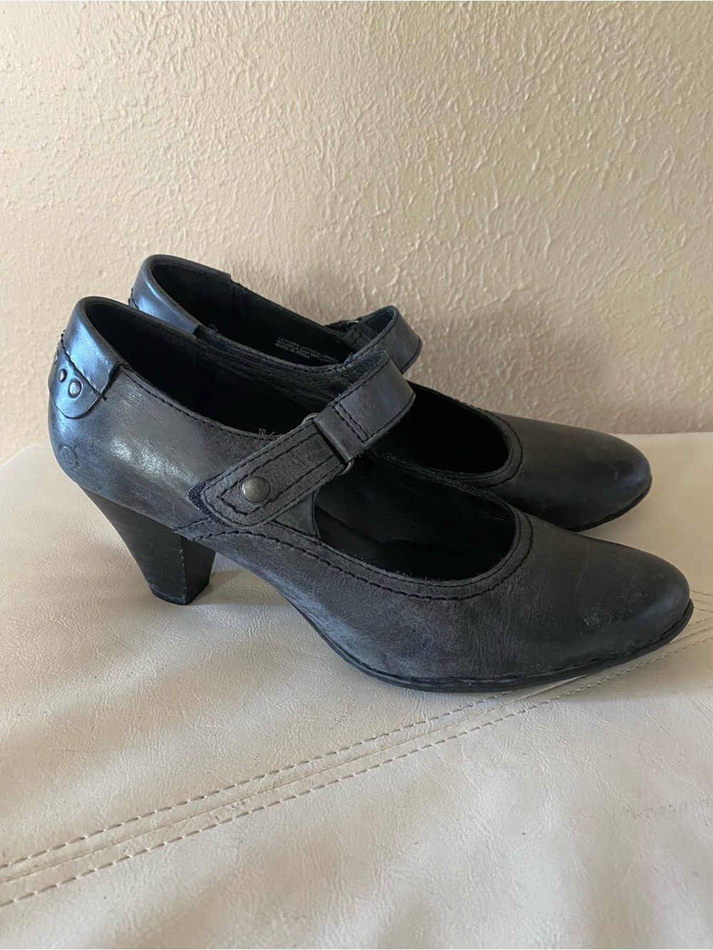 Born Distressed Gray Leather Mary Jane Heels Pumps with Strap Size 10